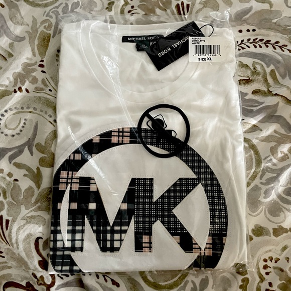 White Michael Kors T-shirt, (size extra large) - Picture 1 of 1